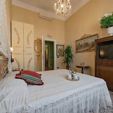 Luxury Apartment *